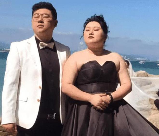 新婚夫妻拍婚纱照后期博鱼体育网址效果引热议！网友：修得亲妈认不出(图1)