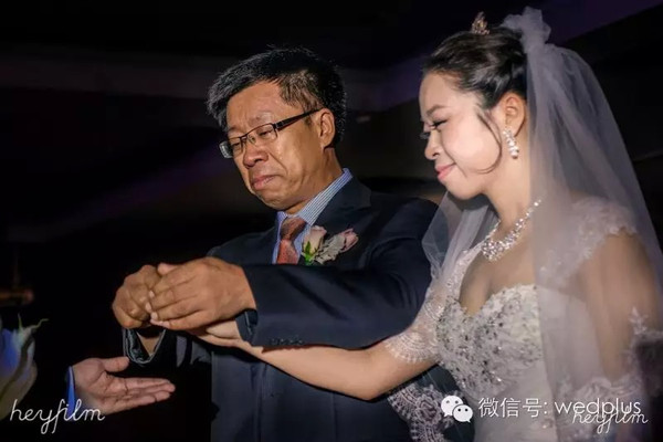 资深摄影师钟爱的16个婚礼跟拍取景镜头(图10)